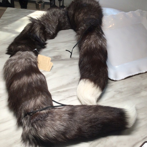 FHM Accessories - Fur Hat World Genuine 80" Silver Fox Fur BOA Scarf Made in Canada NWT